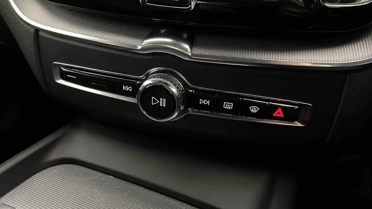 2021-volvo-xc60-20td-b4-r-design-awd-big-45