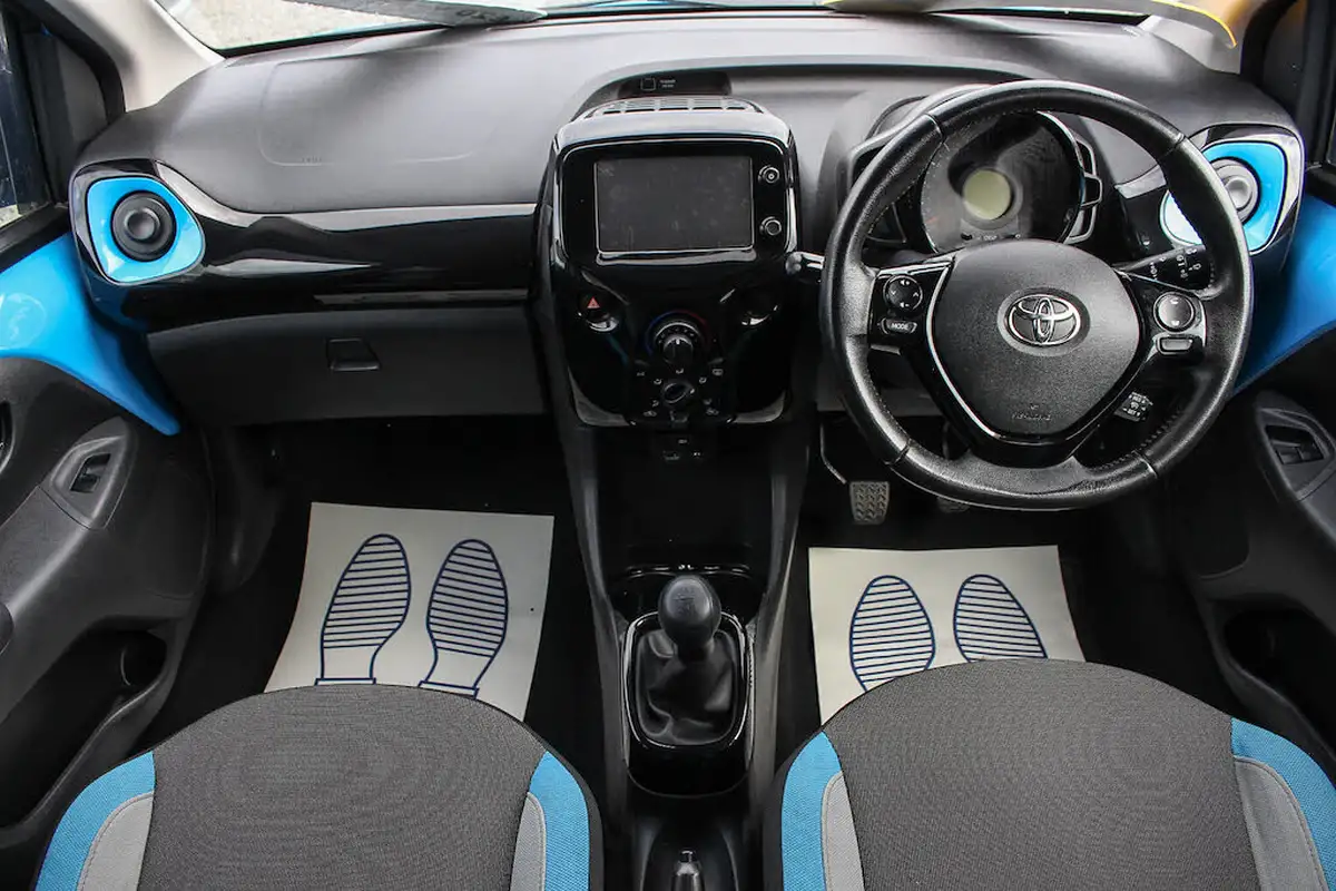 2015-toyota-aygo-10-vvt-i-x-cite-2-68bhp-x-tra-convenience-5d-big-22