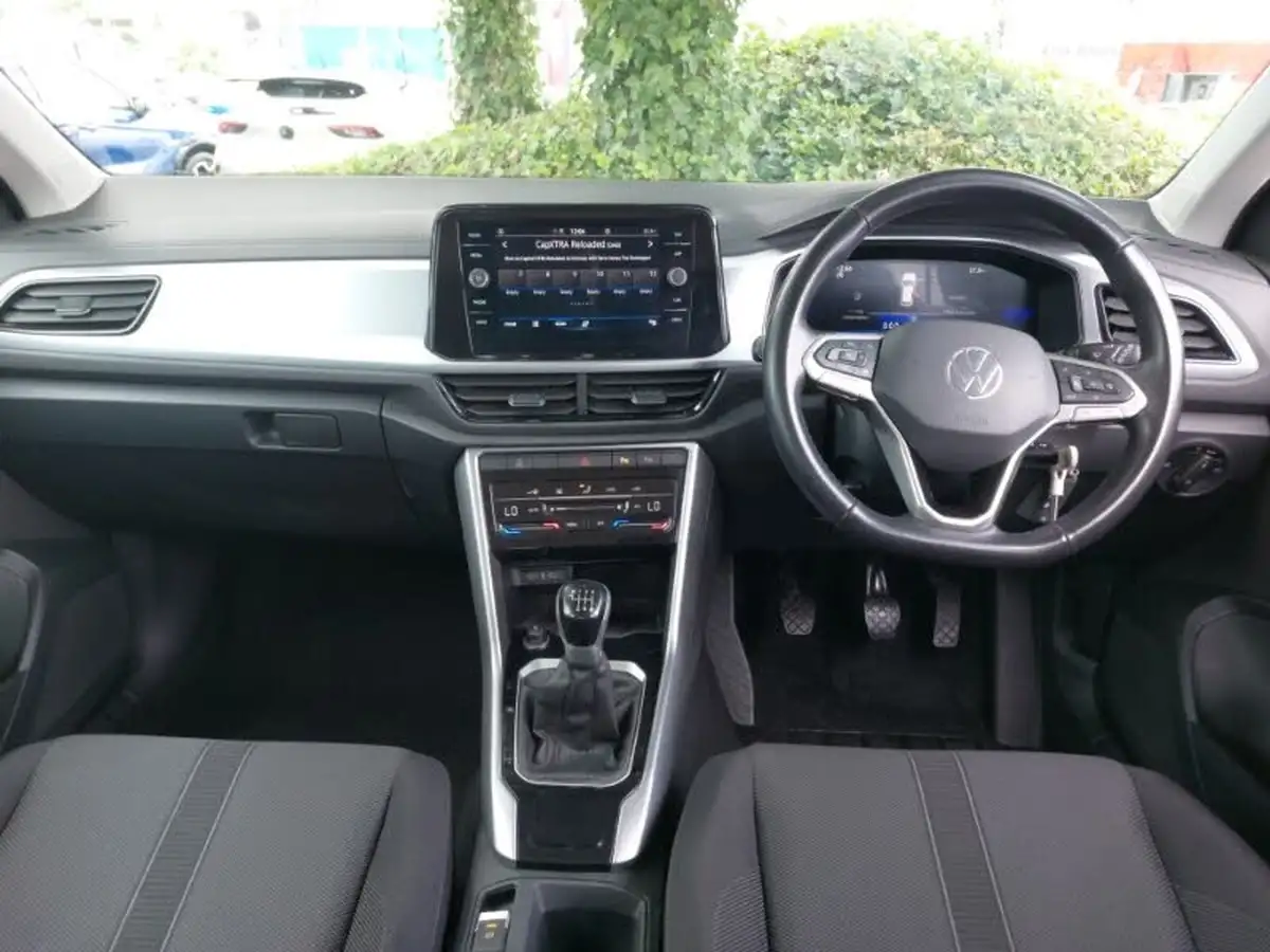 2024-volkswagen-t-roc-10-tsi-life-110ps-big-2