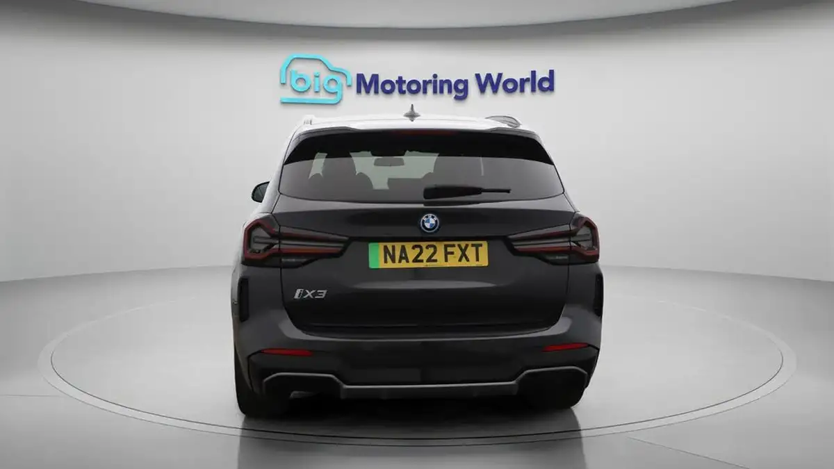 2022-bmw-ix3-e-m-sport-big-6