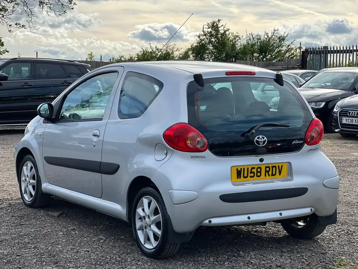 2008-toyota-aygo-10-platinum-3d-big-6