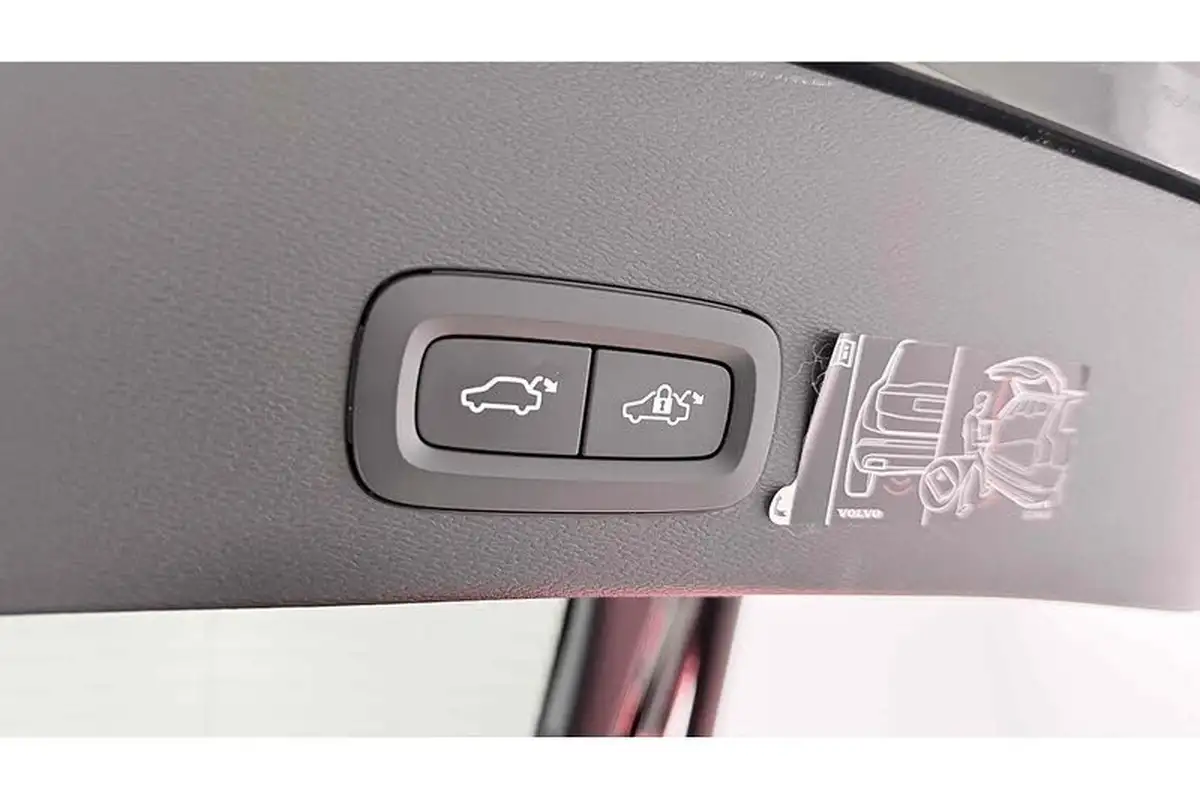 2022-volvo-c40-e-twin-recharge-pro-big-11