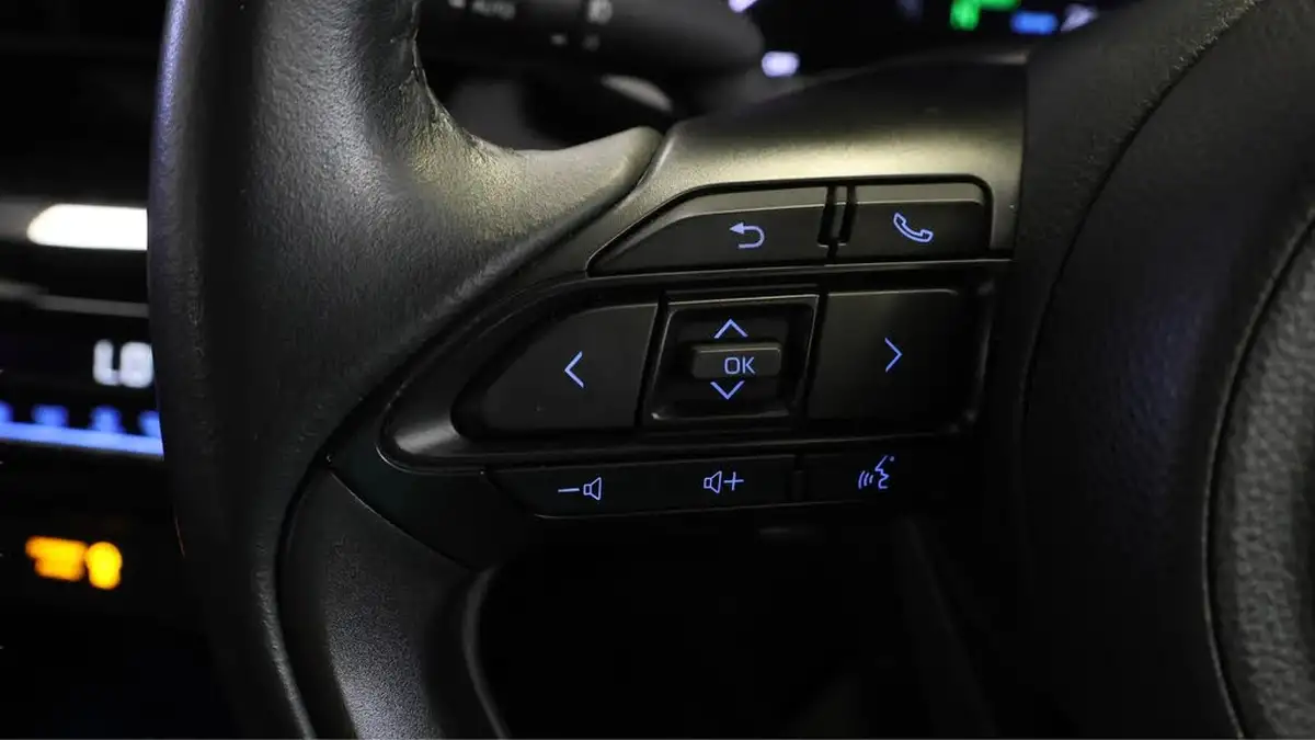 2022-toyota-yaris-cross-15-vvt-i-dynamic-big-38