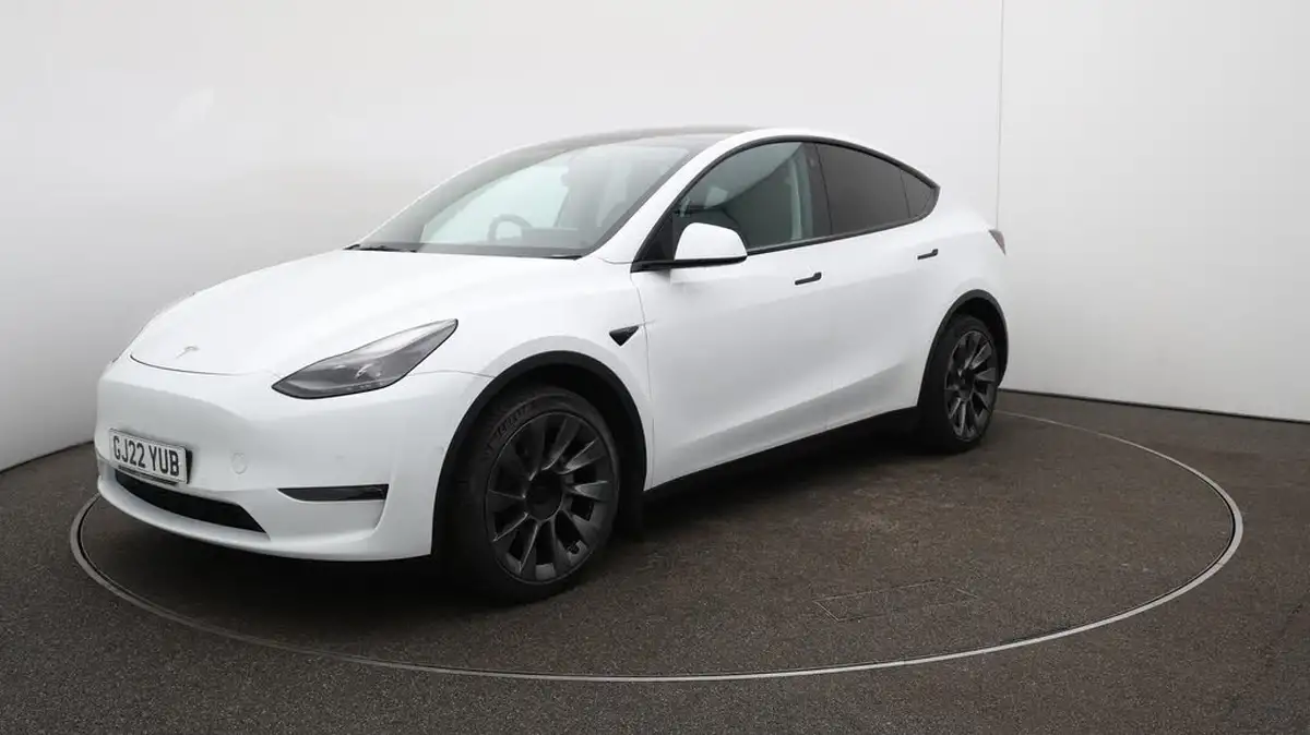 2022-tesla-model-y-e-long-range-big-68