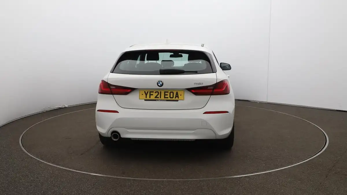 2021-bmw-1-series-15-118i-se-lcp-dct-big-57