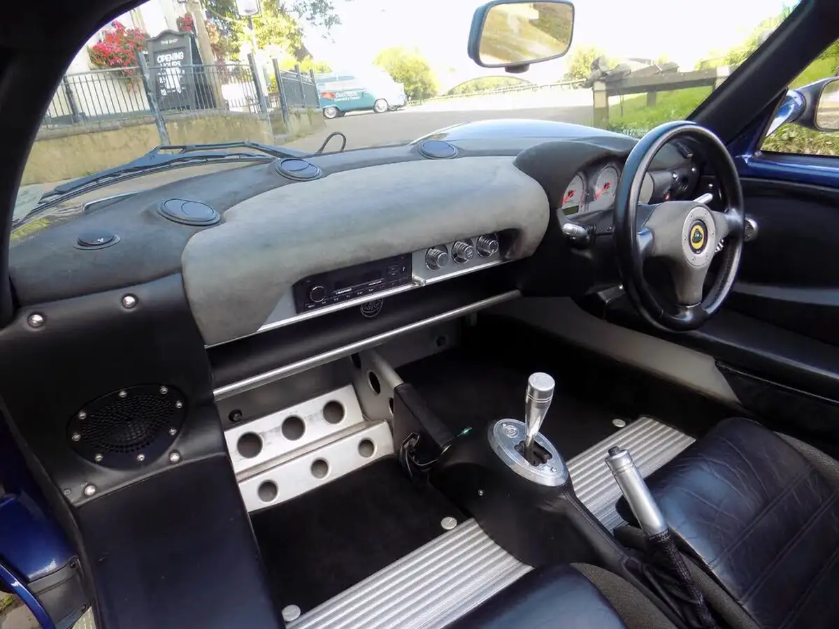 2001-lotus-elise-18-big-15