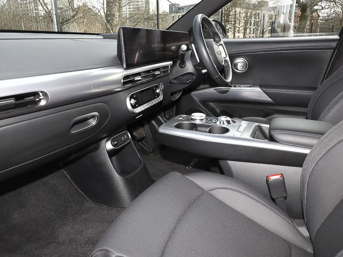 2022-genesis-gv60-e-sport-big-5