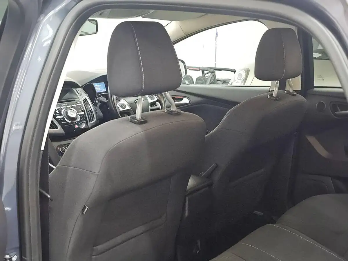 2014-ford-focus-10-titanium-navigator-scti-125ps-hatchback-big-21