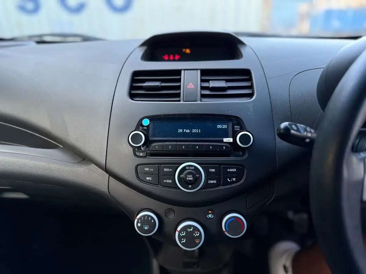2013-chevrolet-spark-10-ls-68ps-big-17