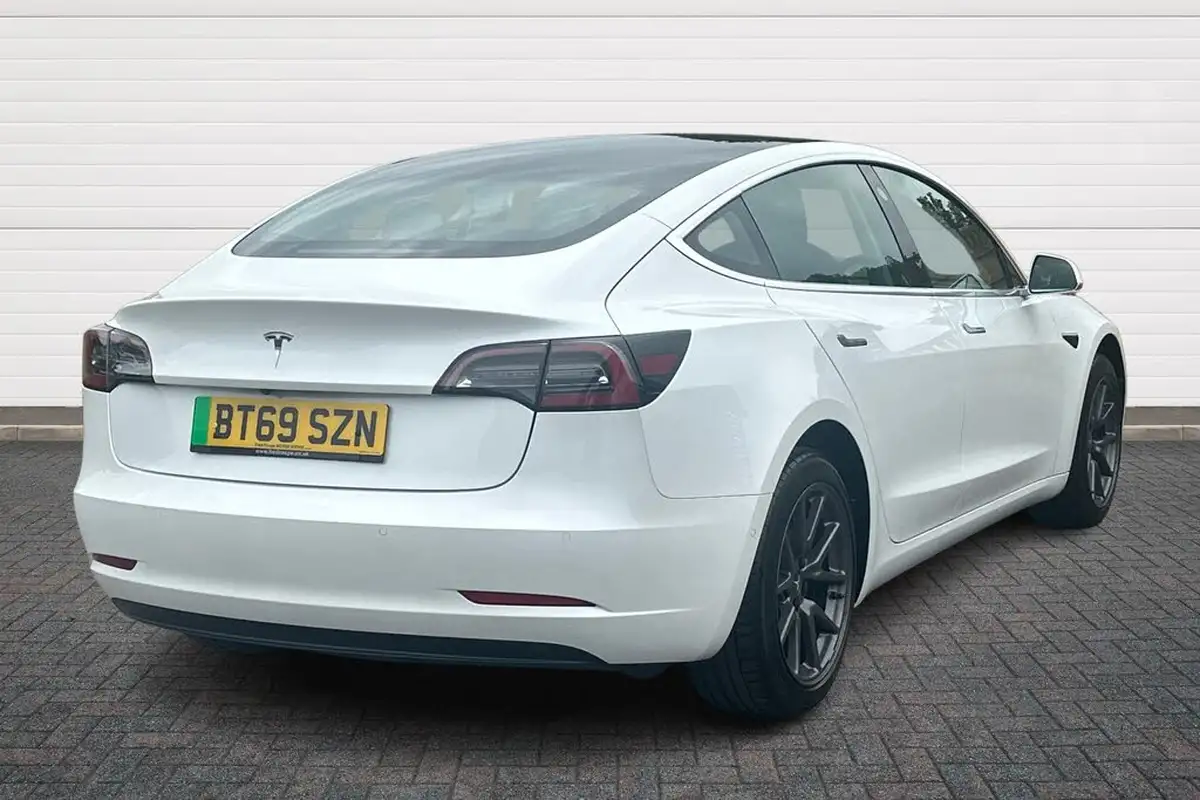 2019-tesla-model-3-e-standard-plus-big-12