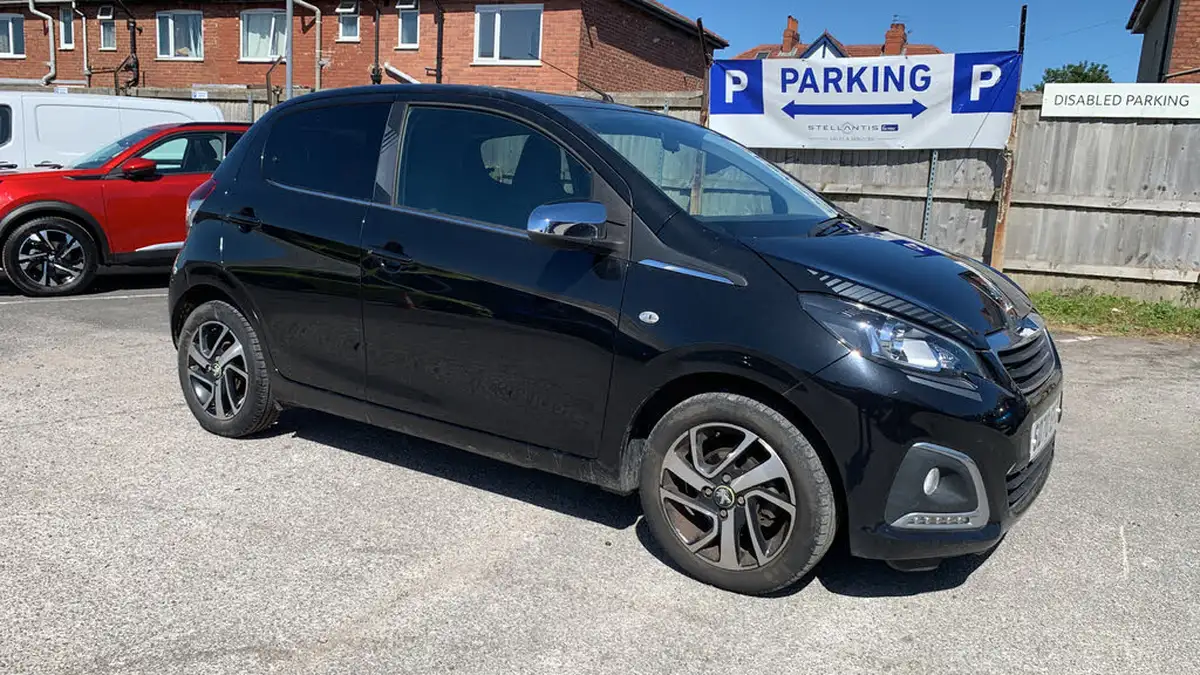2020-peugeot-108-10-collection-ss-hatchback-big-47