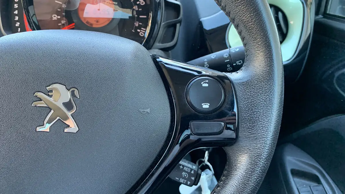 2020-peugeot-108-10-collection-ss-hatchback-big-23