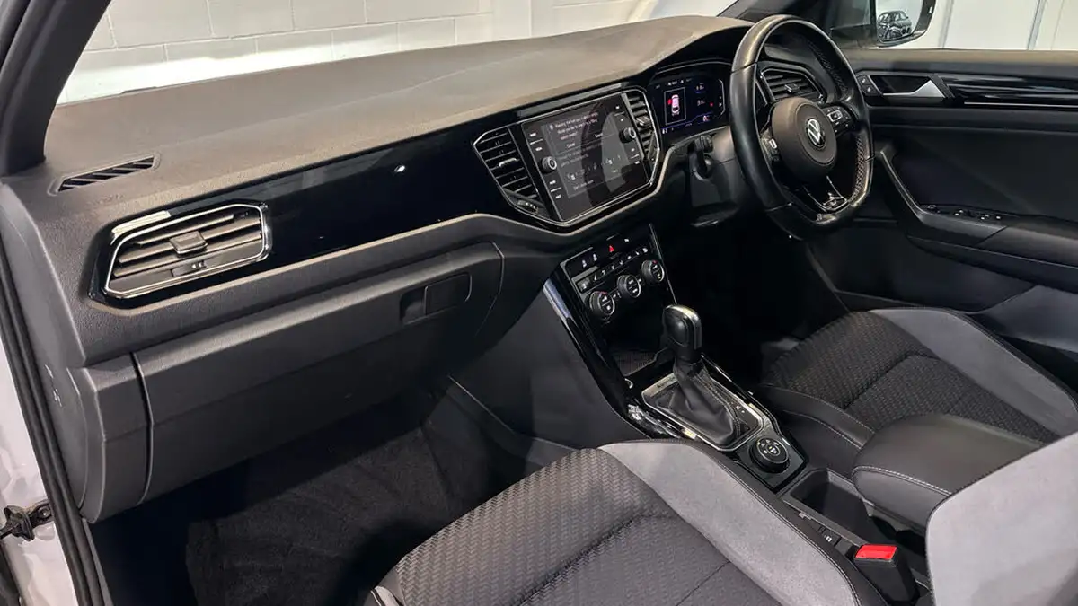 2021-volkswagen-t-roc-20-tsi-r-big-9
