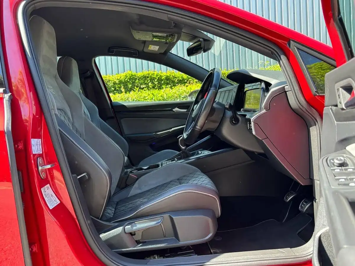 2021-volkswagen-golf-15-tsi-r-line-150ps-hatchback-big-12