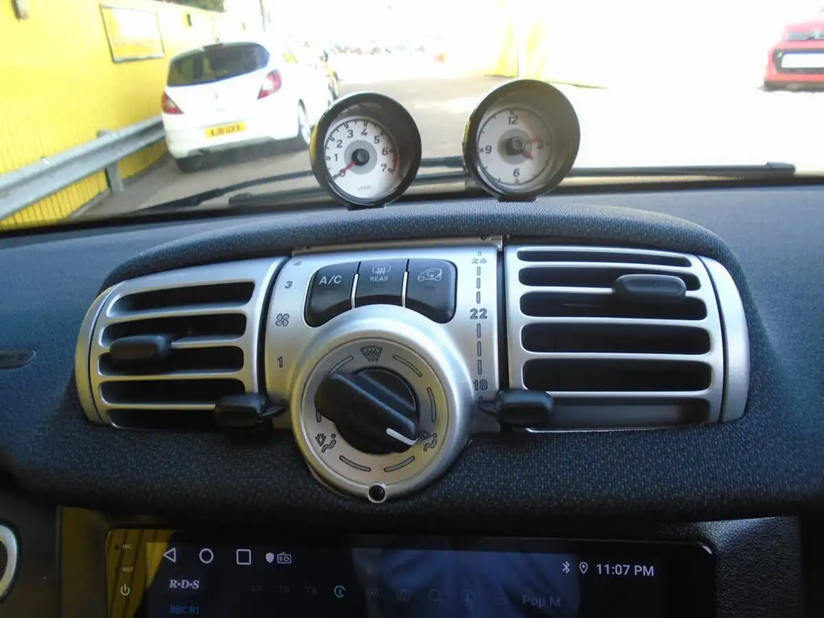 2013-smart-fortwo-10-passion-71bhp-coupe-big-8