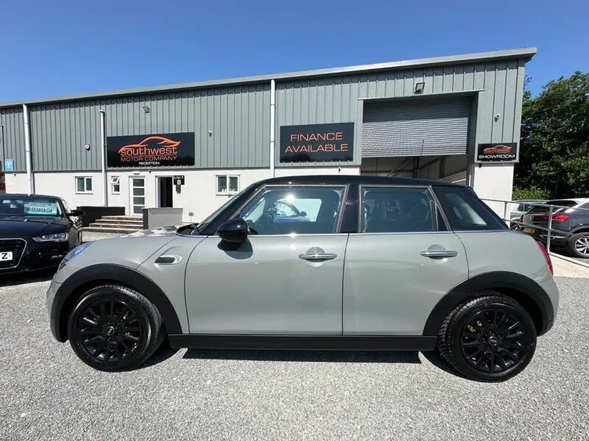 2015-mini-cooper-15-cooper-5d-big-6