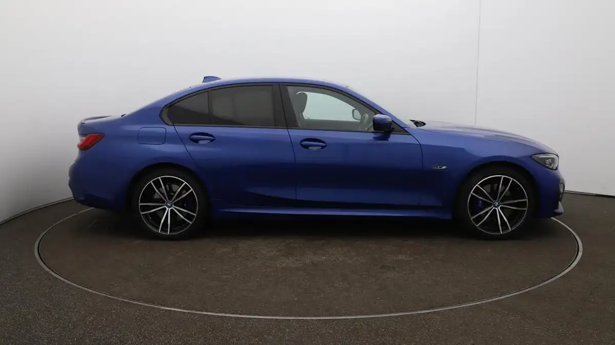 2022-bmw-3-series-20-330e-m-sport-pro-pack-saloon-4d-big-48