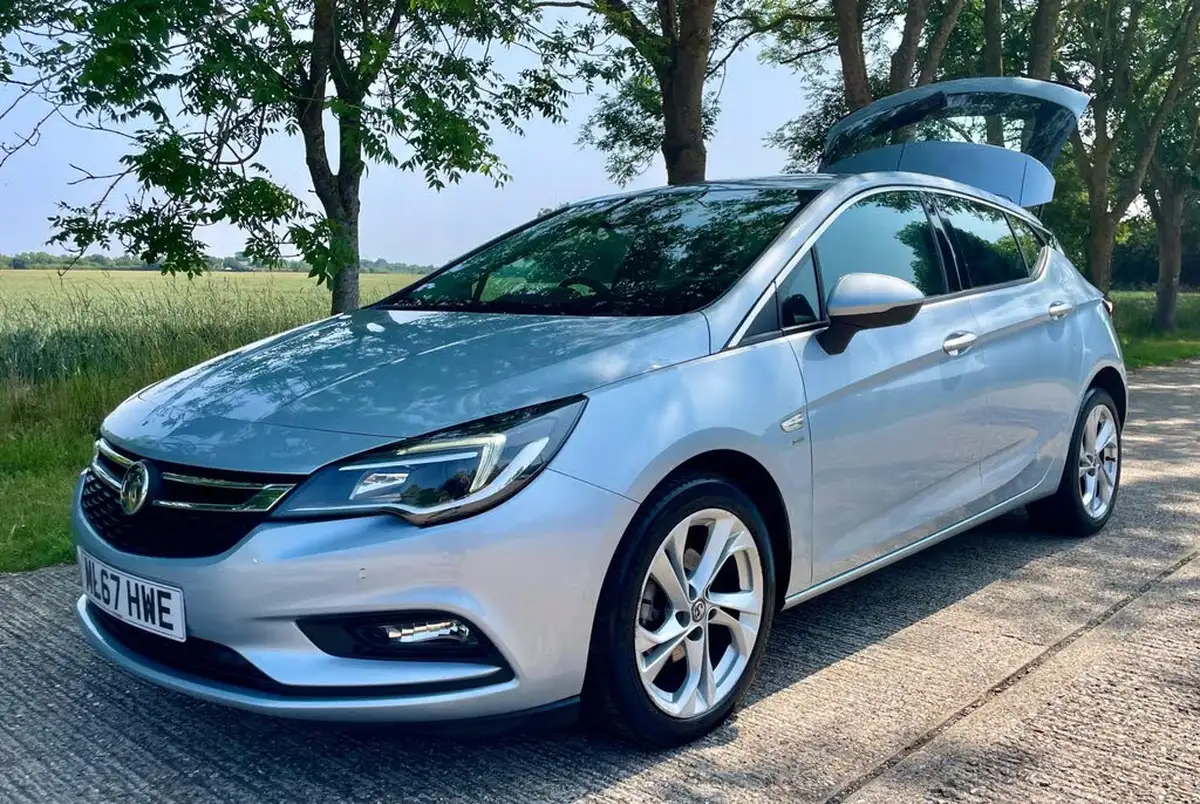 2017-vauxhall-astra-16cdti-sri-110ps-hatchback-big-13