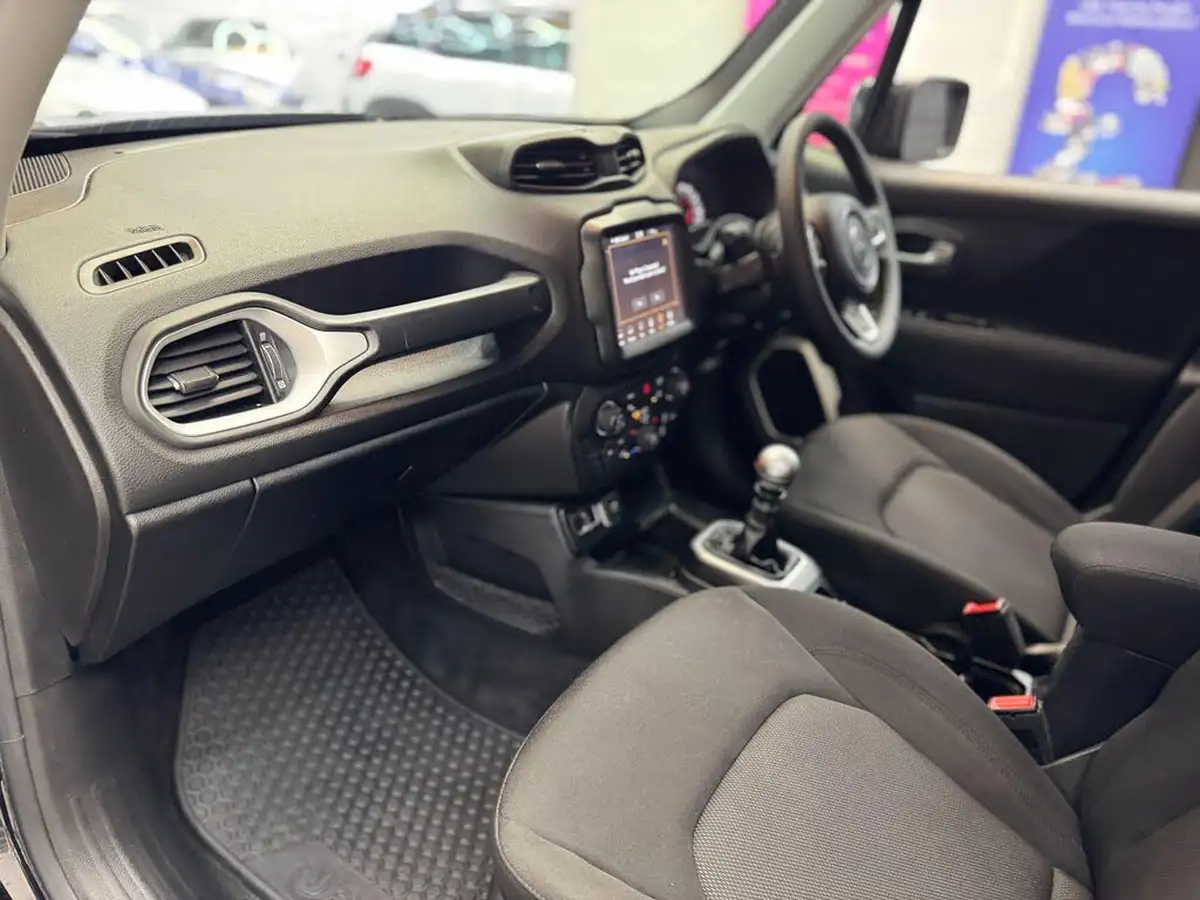 2018-jeep-renegade-10-gse-longitude-big-12