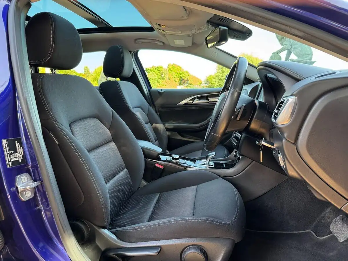 2019-infiniti-qx30-22d-luxe-big-12
