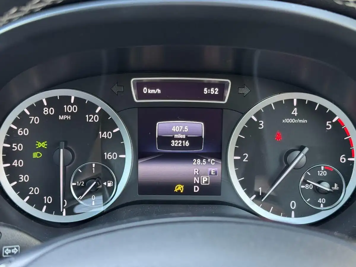 2019-infiniti-qx30-22d-luxe-big-36