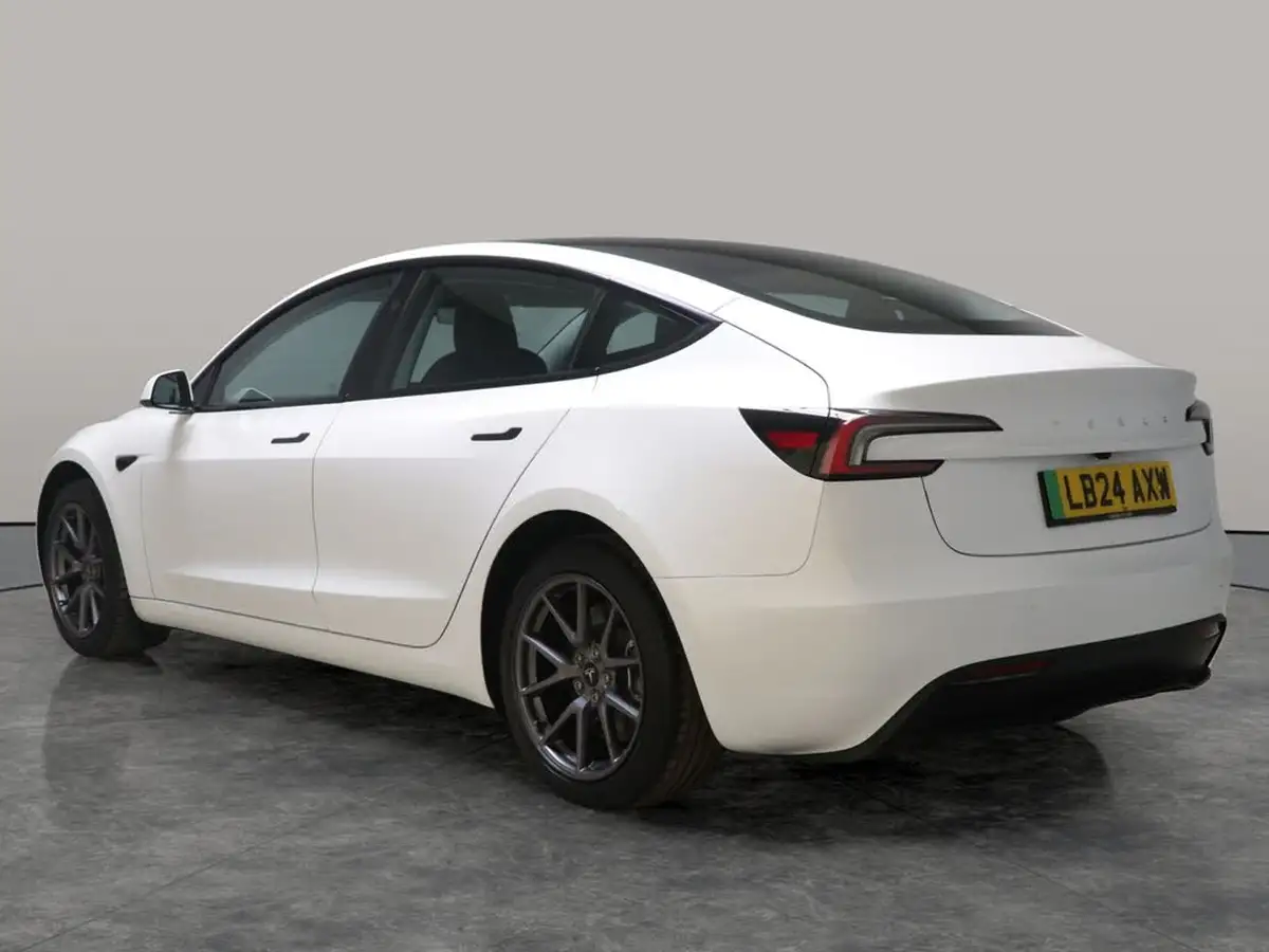 2024-tesla-model-3-e-rwd-big-16