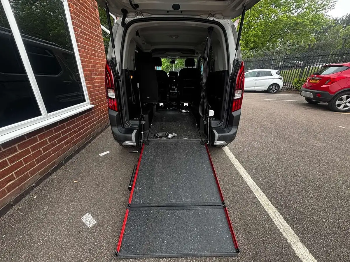 2019-peugeot-rifter-15-bluehdi-allure-100bhp-standard-big-11