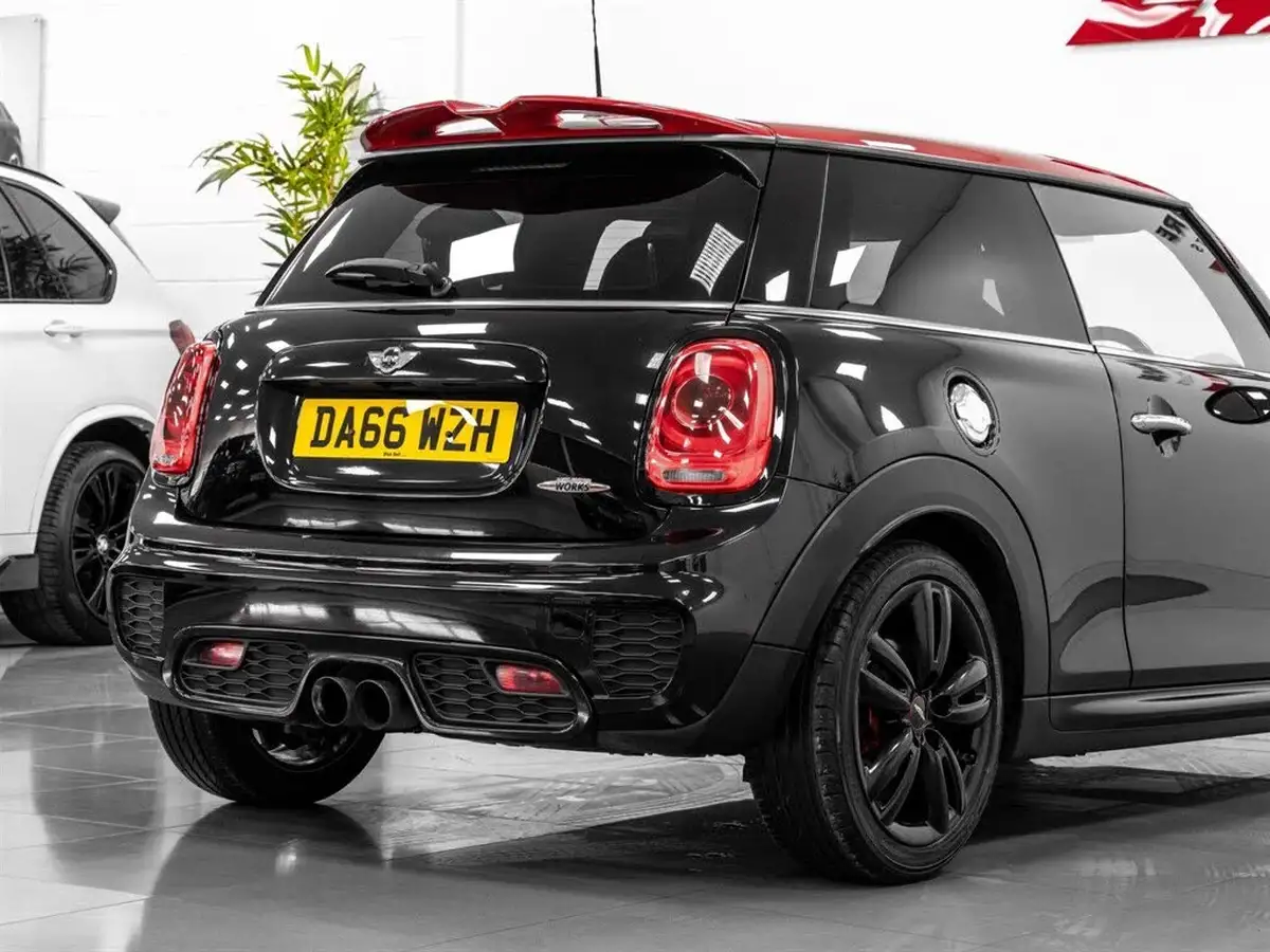 2016-mini-cooper-20-cooper-jcw-big-27