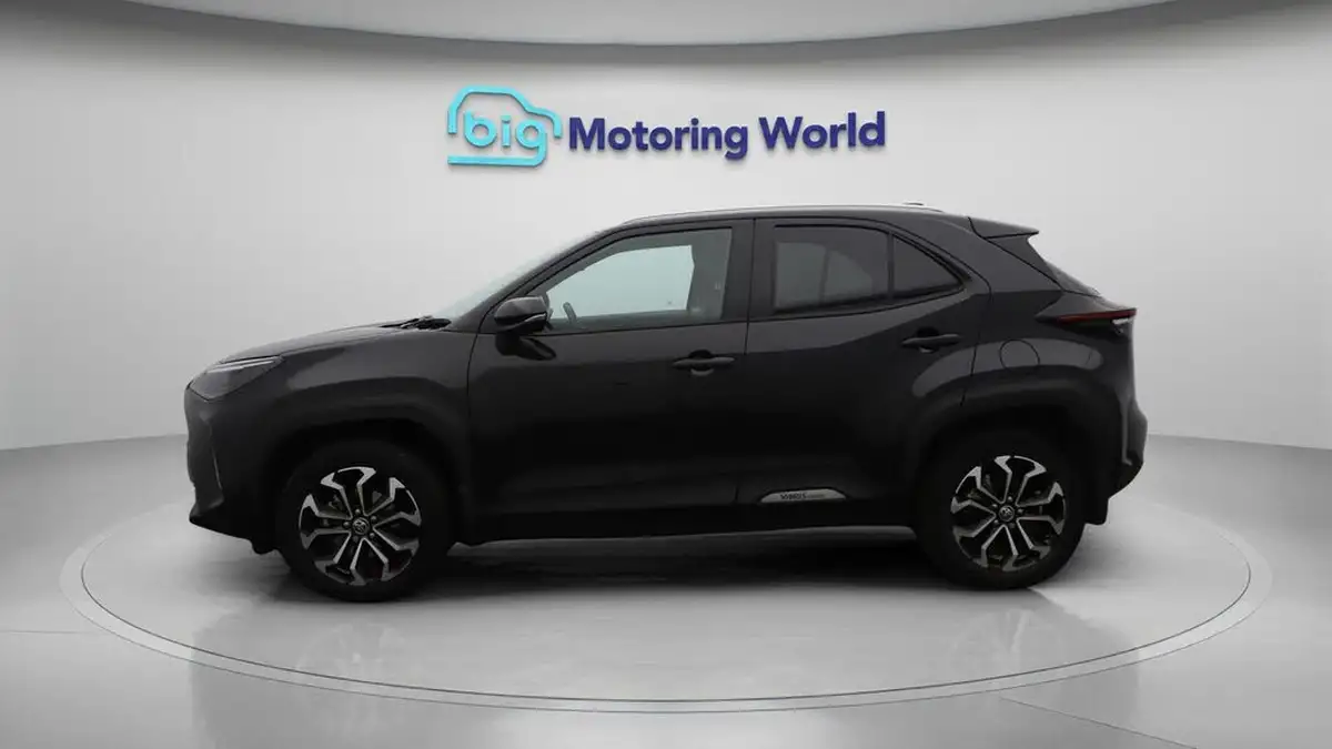 2022-toyota-yaris-cross-15-vvt-i-design-big-4