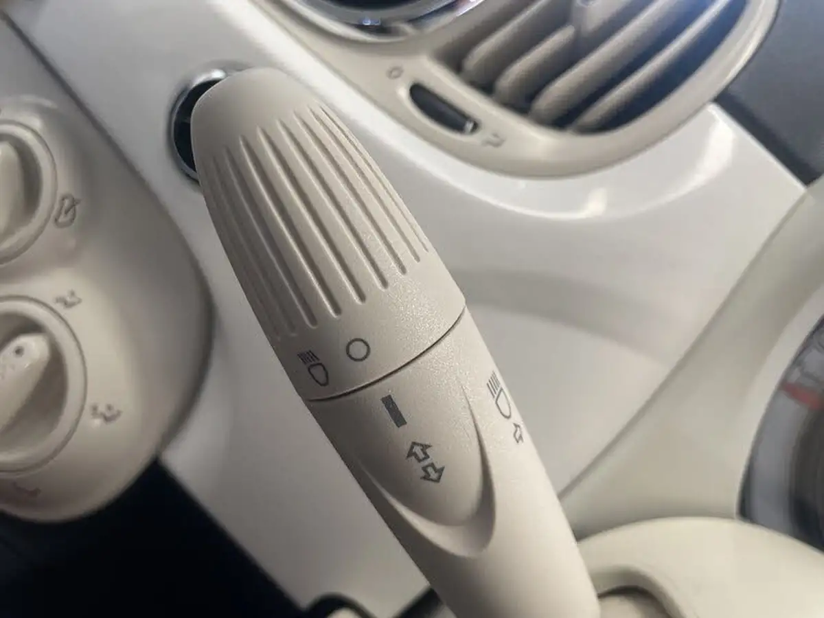 2015-fiat-500-12-lounge-ss-dualogic-big-24