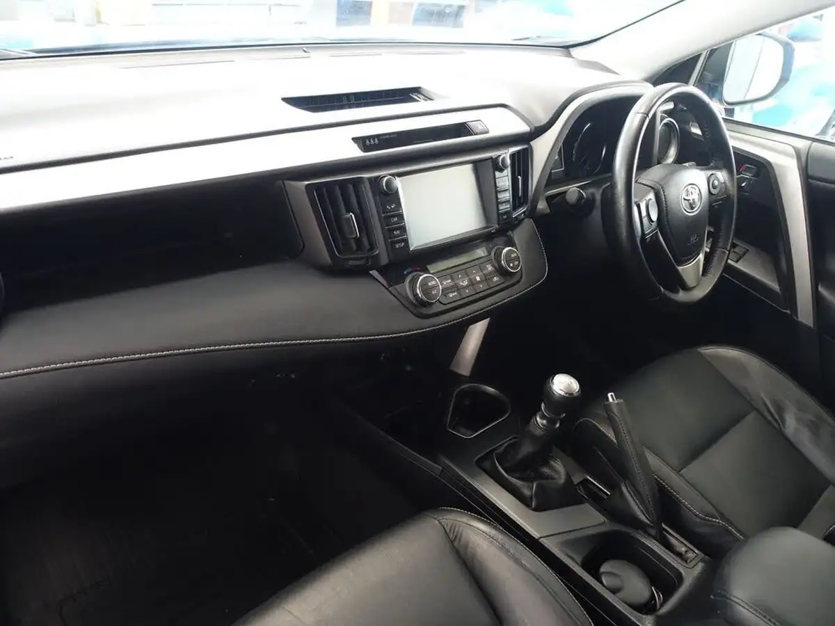 2016-toyota-rav4-20d-4d-excel-big-12