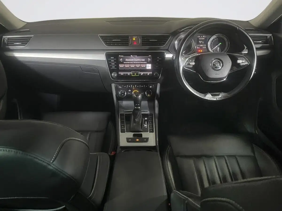 2021-skoda-superb-14-tsi-se-technology-156ps-estate-big-2