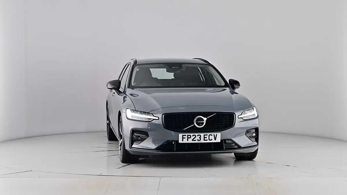 2023-volvo-v60-20-b3-plus-station-wagon-big-53