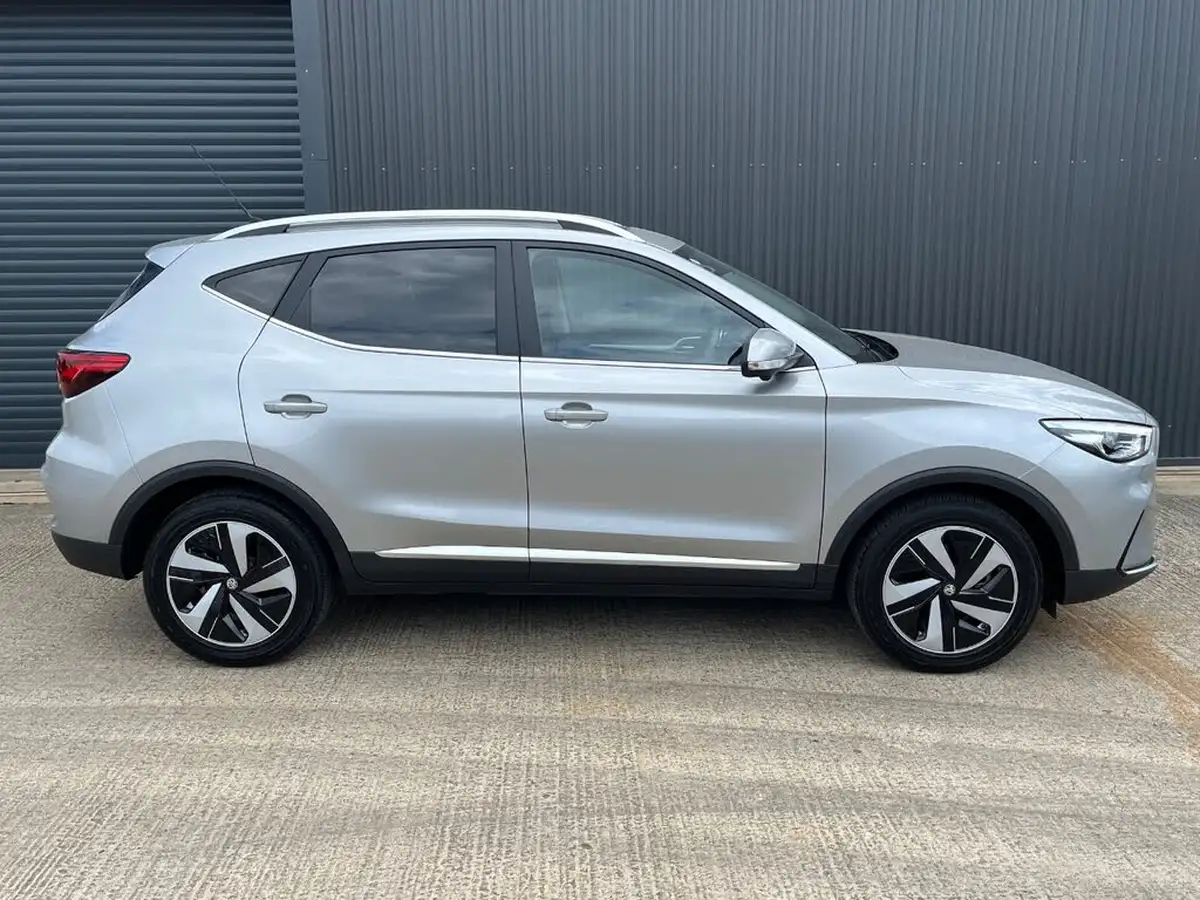 2023-mg-zs-suv-e-trophy-connect-ev-156ps-long-range-big-1