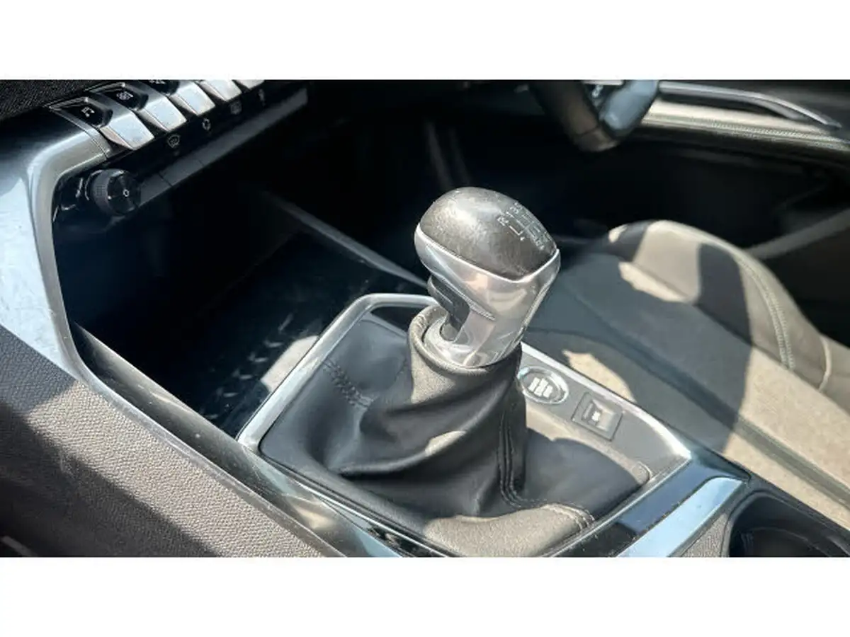 2021-peugeot-5008-suv-15-bluehdi-allure-premium-big-12