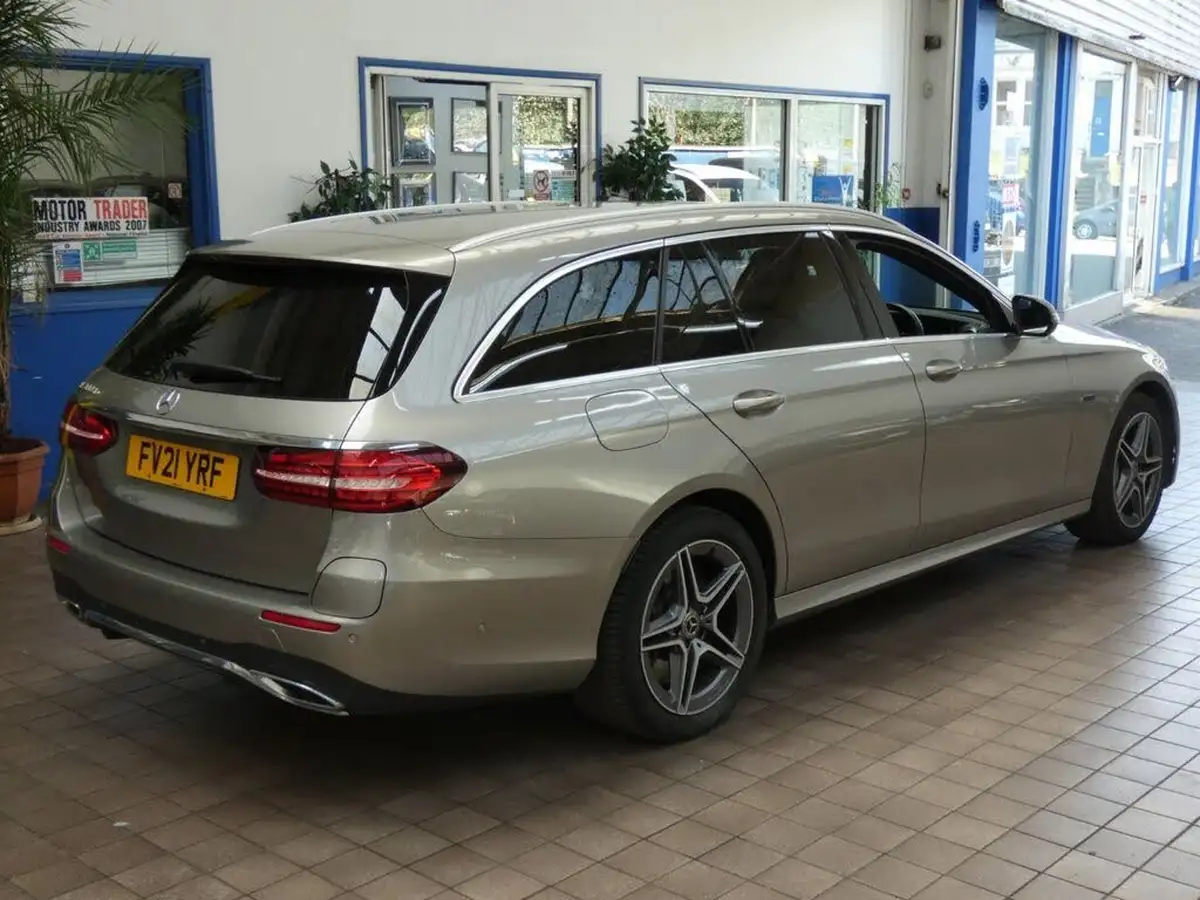 2021-mercedes-benz-e-class-20d-e300de-amg-line-eq-power-estate-5d-big-17