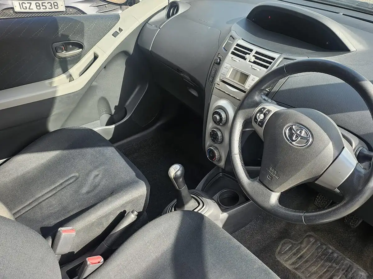 2008-toyota-yaris-13-tr-3d-big-10