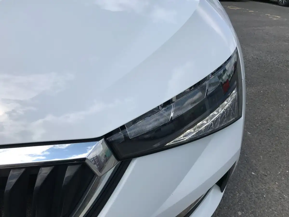 2022-skoda-scala-15-tsi-se-big-37