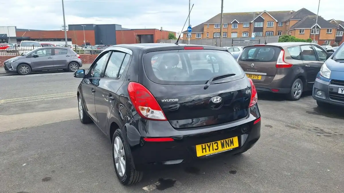 2013-hyundai-i20-14-active-100ps-auto-big-4