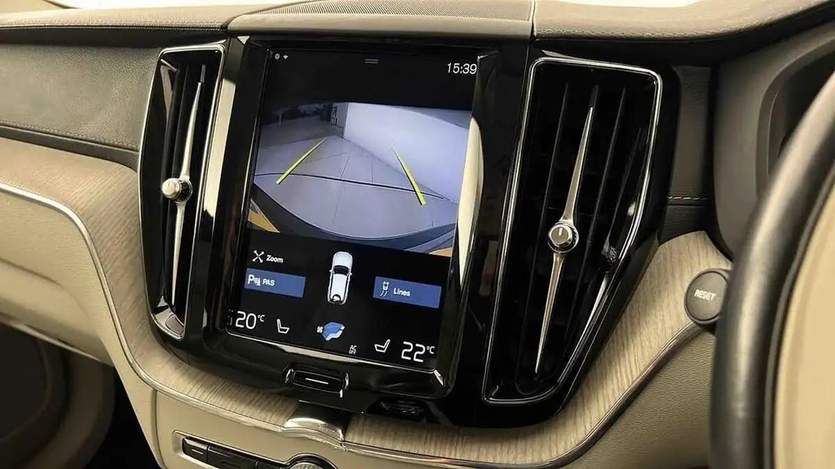 2020-volvo-xc60-20td-b4-inscription-expression-big-21