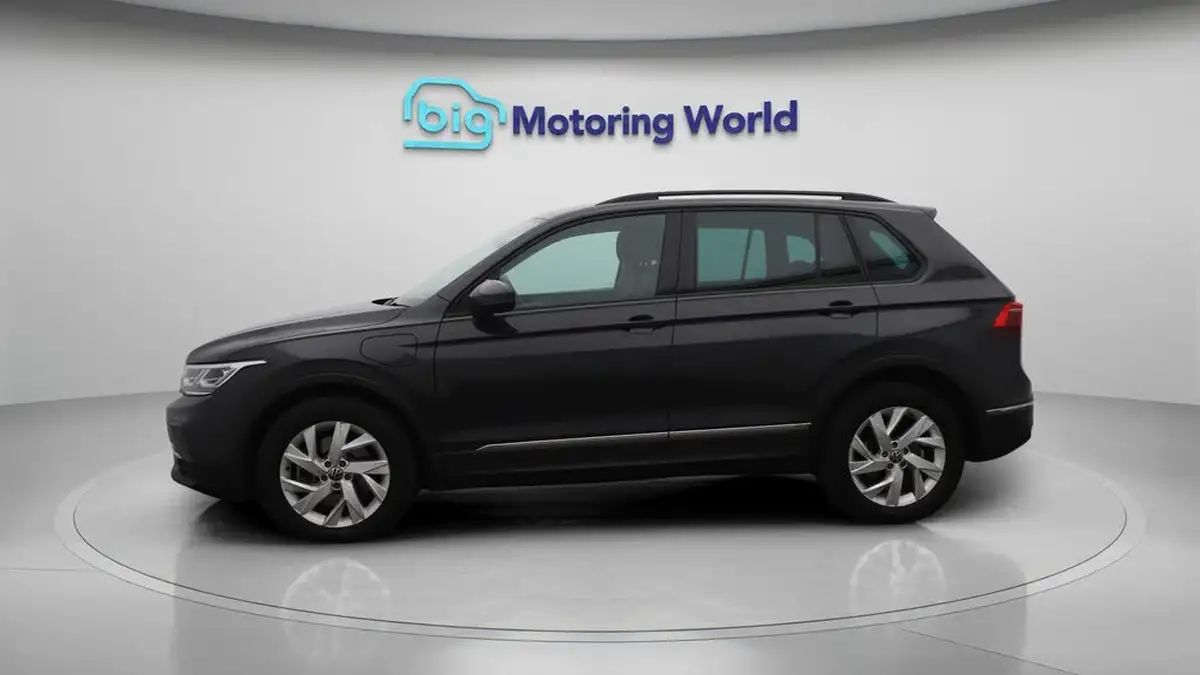 2022-volkswagen-tiguan-14-tsi-life-big-4