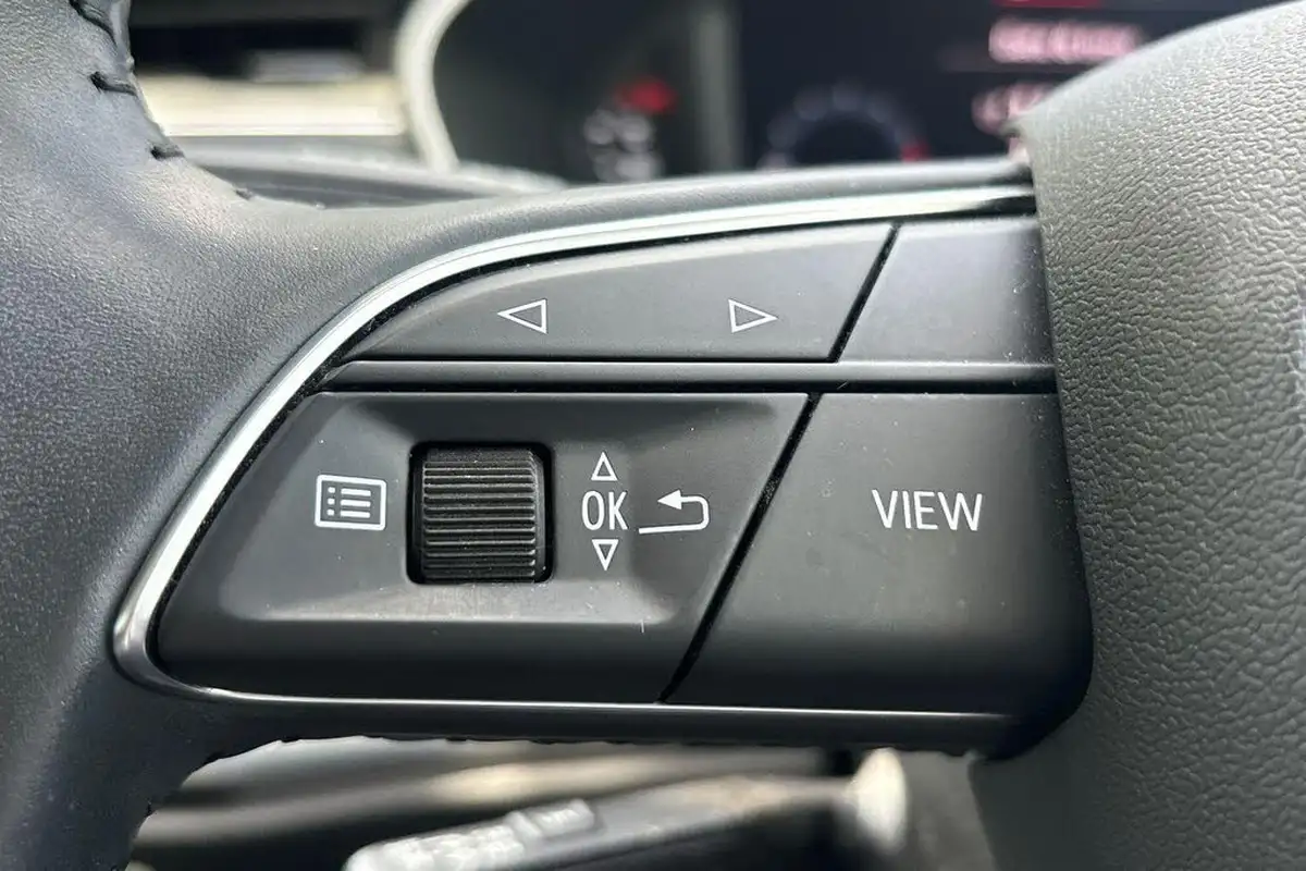 2020-audi-q3-15-35-tfsi-sport-cod-station-wagon-1498cc-big-35