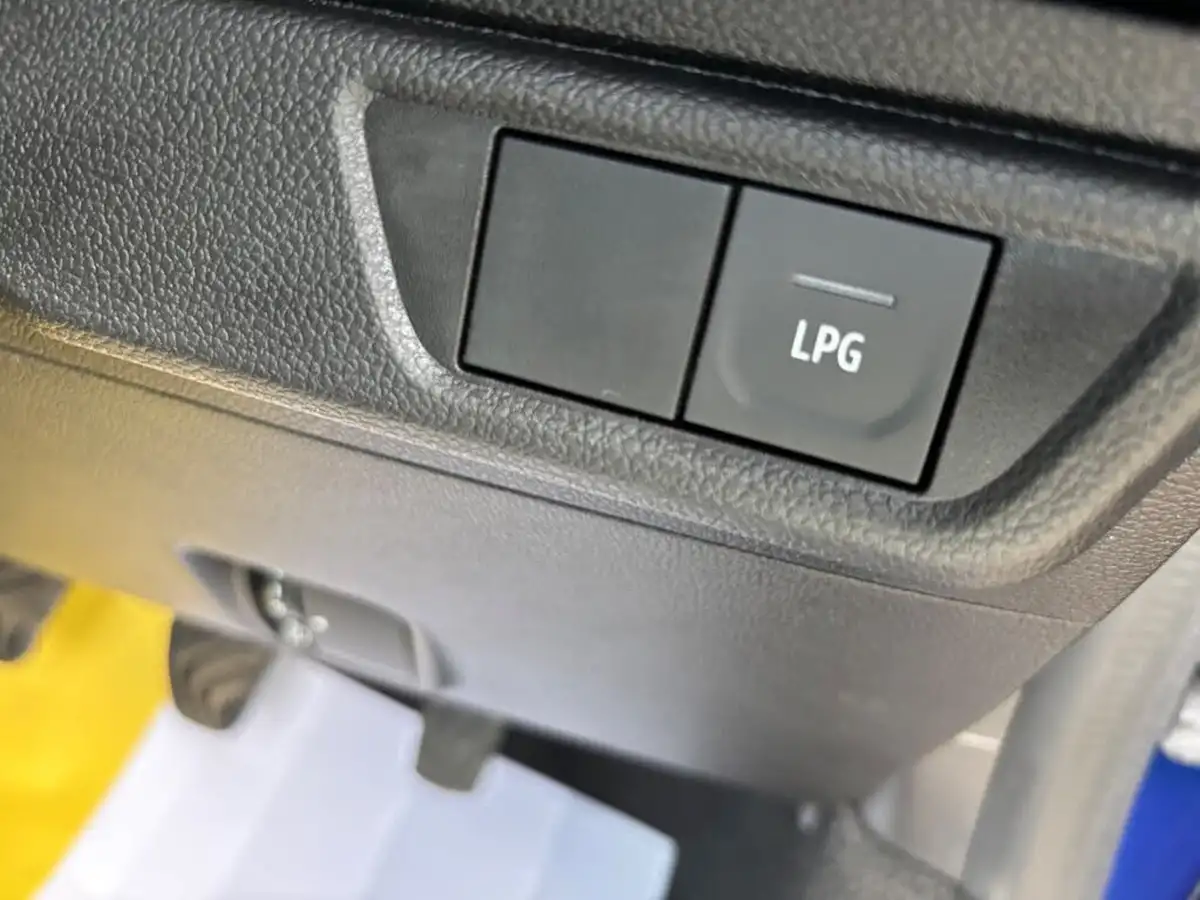 2021-dacia-sandero-stepway-10-tce-prestige-100bhp-bi-fuel-big-16