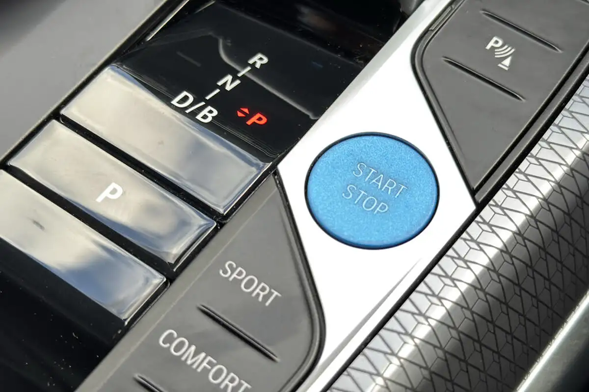2024-bmw-i4-e-m50-big-21
