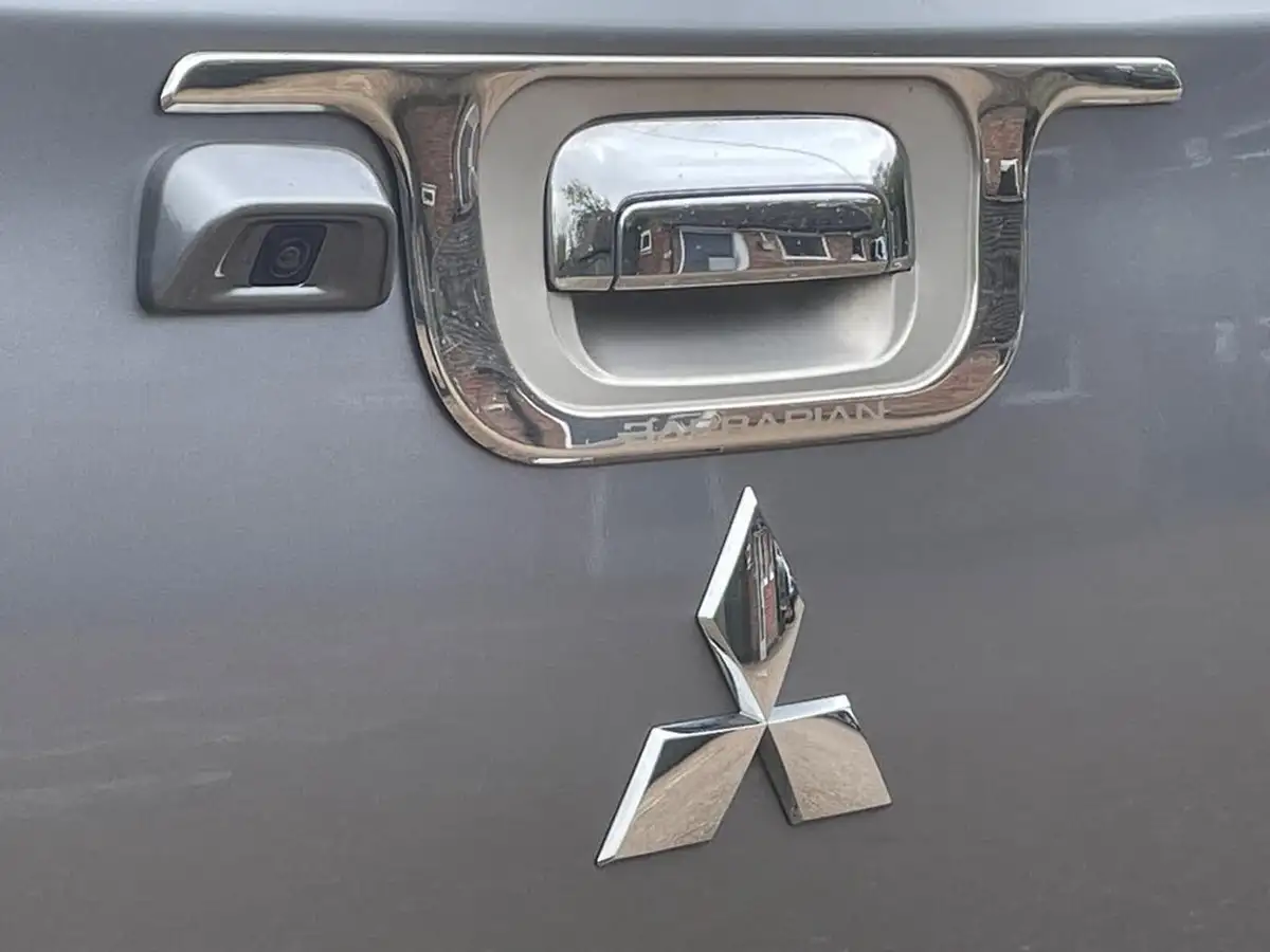 2018-mitsubishi-l200-24di-d-barbarian-eu6-big-43