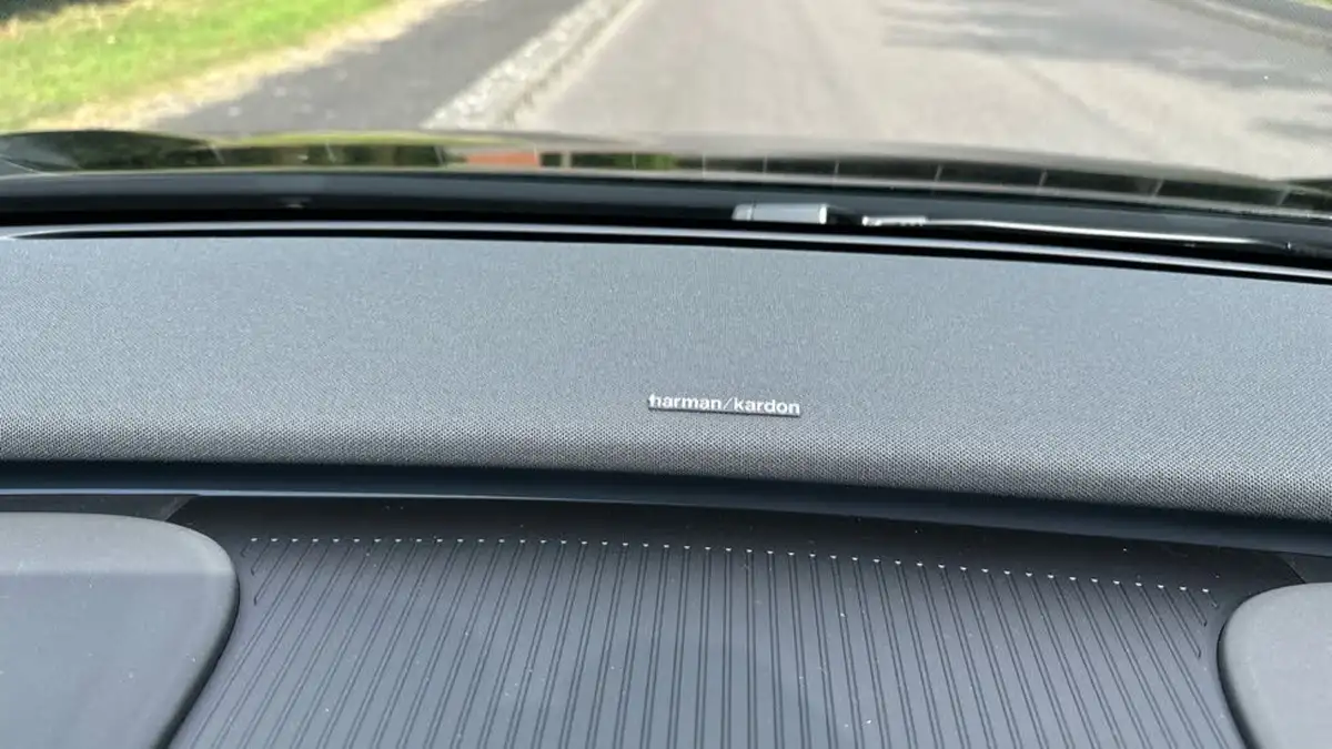 2025-volvo-ex30-e-single-motor-ultra-big-24