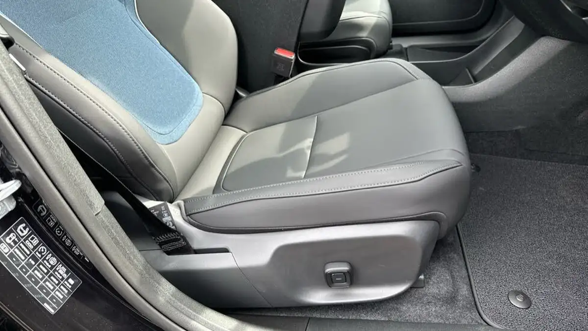 2025-volvo-ex30-e-single-motor-ultra-big-28