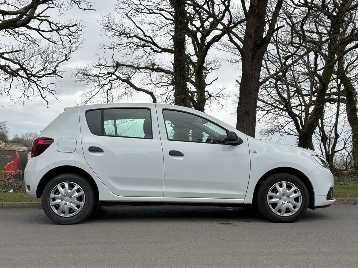 2020-dacia-sandero-10-tce-essential-big-7