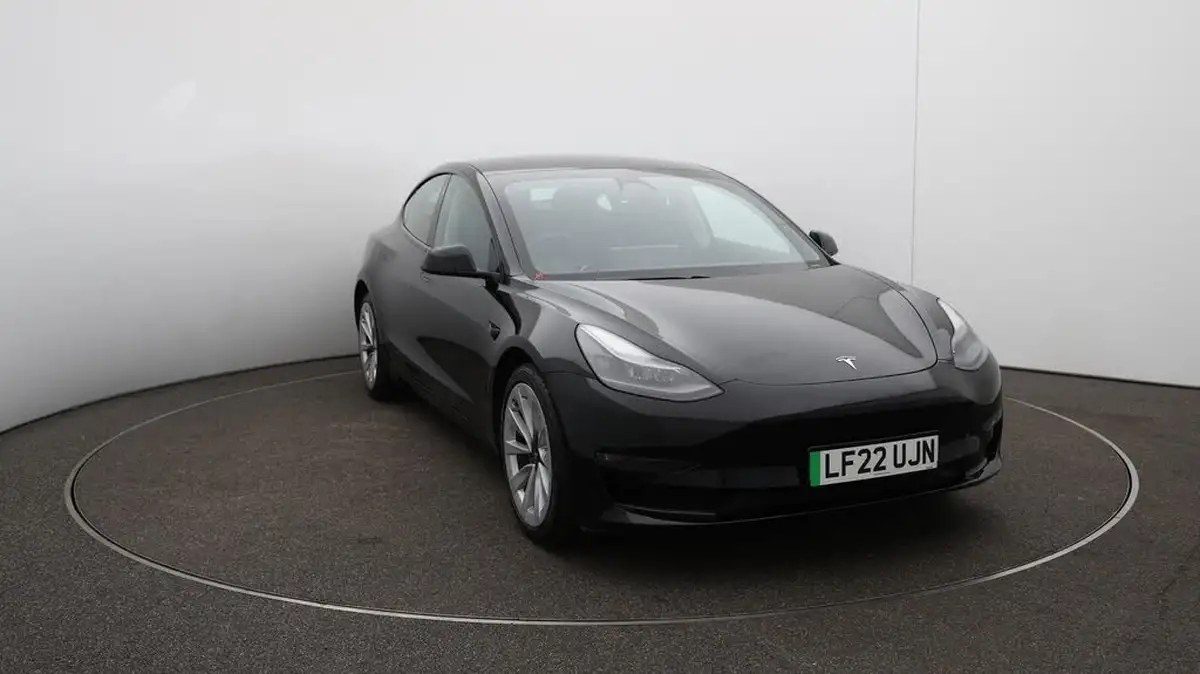 2022-tesla-model-3-e-long-range-big-42