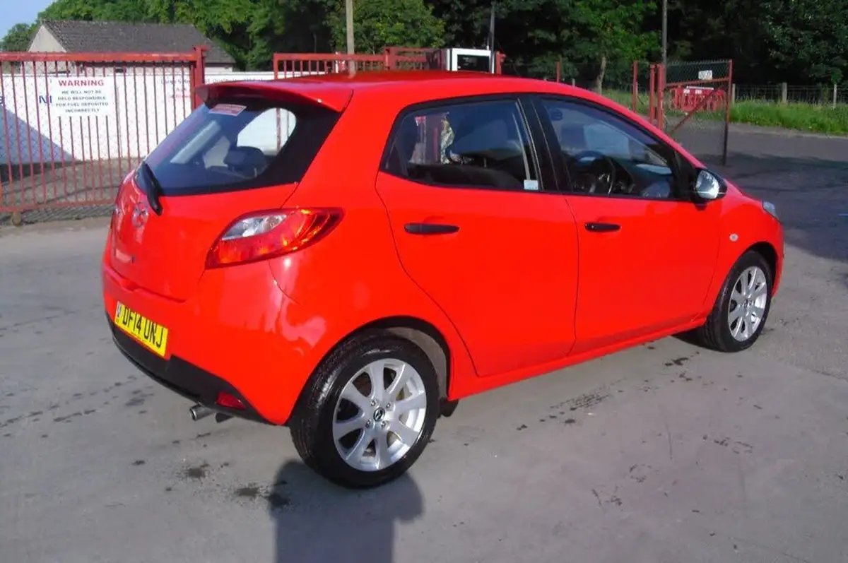 2014-mazda-mazda2-13-se-air-con-big-2